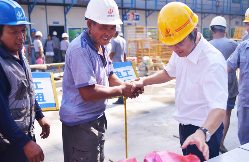 2019年7月24日，中天北京集團慰問現場一線工人。