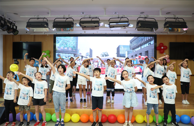 2019年8月17日，中天二建“我們都是追夢(mèng)人”小候鳥公益夏令營(yíng)圓滿落幕。