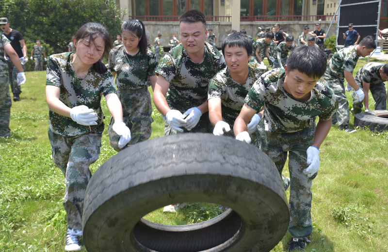 2019年中天城軌應屆畢業(yè)生入職培訓，通過拓展團建，加強了新員工的凝聚力與向心力。