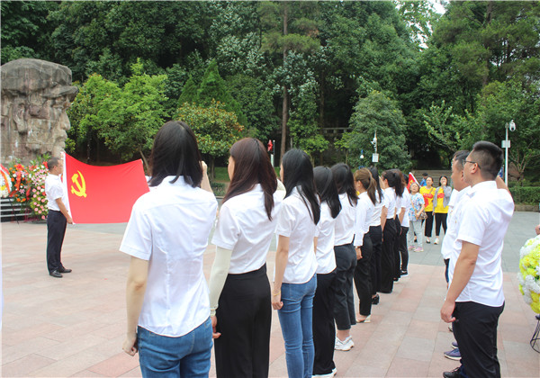 共筑百年夢、轉(zhuǎn)型創(chuàng)未來 ——中天八建開展慶祝建黨100周年黨員活動