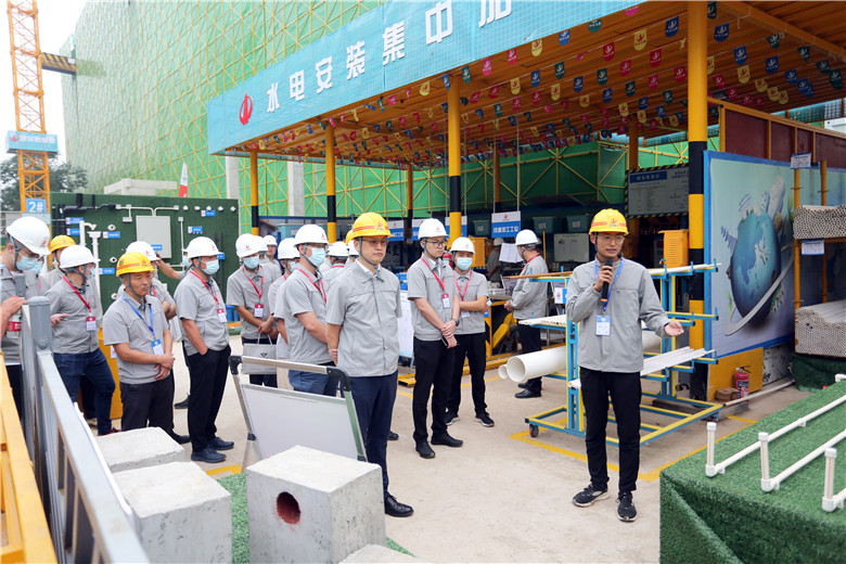 2021年9月29日，中天九建承辦的以“深入實施質(zhì)量提升行動 大力推進質(zhì)量強國建設(shè)”為主題的鄭州市2021年質(zhì)量月工程質(zhì)量提升推進現(xiàn)場會在建業(yè)梅苑項目召開。