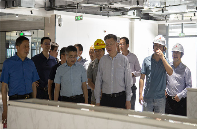 合肥市委常委、副市長路軍赴安徽公司合肥市第六中學(xué)新校區(qū)項(xiàng)目調(diào)研