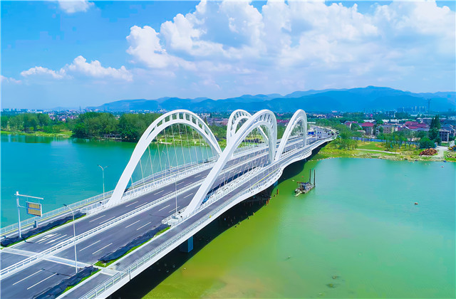 交通集團(tuán)北支江過江通道工程喜獲“中國(guó)市政工程最高質(zhì)量水平評(píng)價(jià)工程獎(jiǎng)”