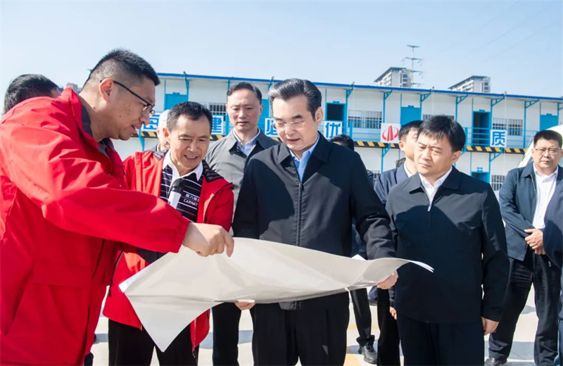 2024年10月30日，淮安市委書記史志軍帶隊(duì)視察了中天江蘇公司承建的“江蘇康乃馨高端織造和智能裝備制造一期項(xiàng)目”項(xiàng)目建設(shè)情況。