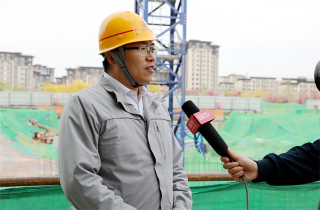 北京電視臺對中天中駿云景臺四期項(xiàng)目進(jìn)行揚(yáng)塵治理專題報(bào)道