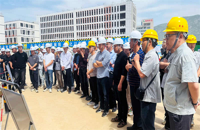 2025年4月17日，由莆田市涵江區(qū)住房和城鄉(xiāng)建設(shè)局主辦、中天三建承辦的鋼筋安裝工程質(zhì)量防控現(xiàn)場(chǎng)交流會(huì)在聯(lián)東U谷·涵江海峽智造產(chǎn)業(yè)谷一期成功召開。