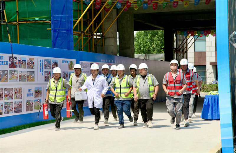 2025年6月24日，中海企業(yè)集團(tuán)山東公司“人人講安全，個(gè)個(gè)會(huì)應(yīng)急——查找身邊安全隱患”2025年“安全生產(chǎn)月”主題活動(dòng)在天津公司濟(jì)南中海天空之鏡項(xiàng)目成功舉辦。