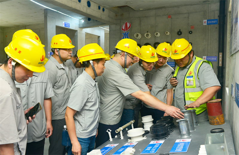 為進(jìn)一步推進(jìn)優(yōu)質(zhì)客戶高效履約，提升交付品質(zhì)、達(dá)成客戶滿意，2025年6月25日，中天建設(shè)集團(tuán)在上海組織召開2025年越秀地產(chǎn)、華潤置業(yè)客戶履約推進(jìn)會(huì)。